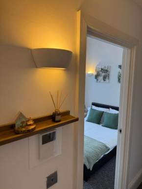 Cosy 2 Bedroom Apartment With Impressive City View Smart TV w Free Netflix Ultra Fast WIFI Only 5 mins to City Centre